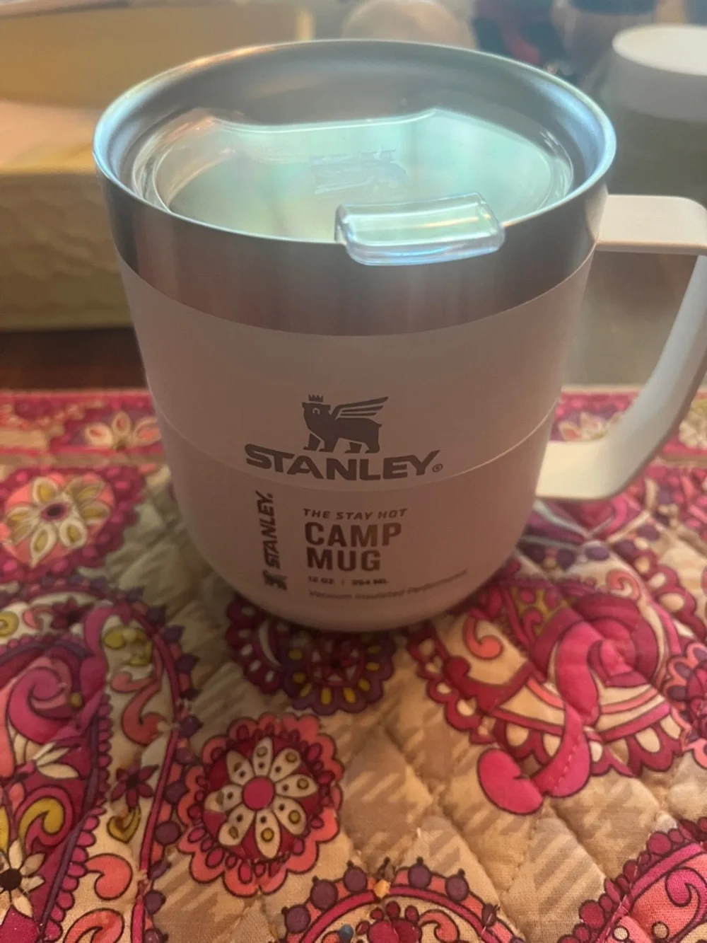 Stanley White Insulated Camp Mug with Clear Lid - Picture 2 of 4